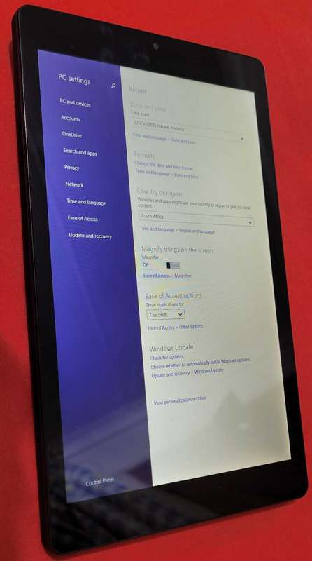 Windows 8" 16Gb NEXT BOOK WI-FI Tablet. (Almost Brand New)