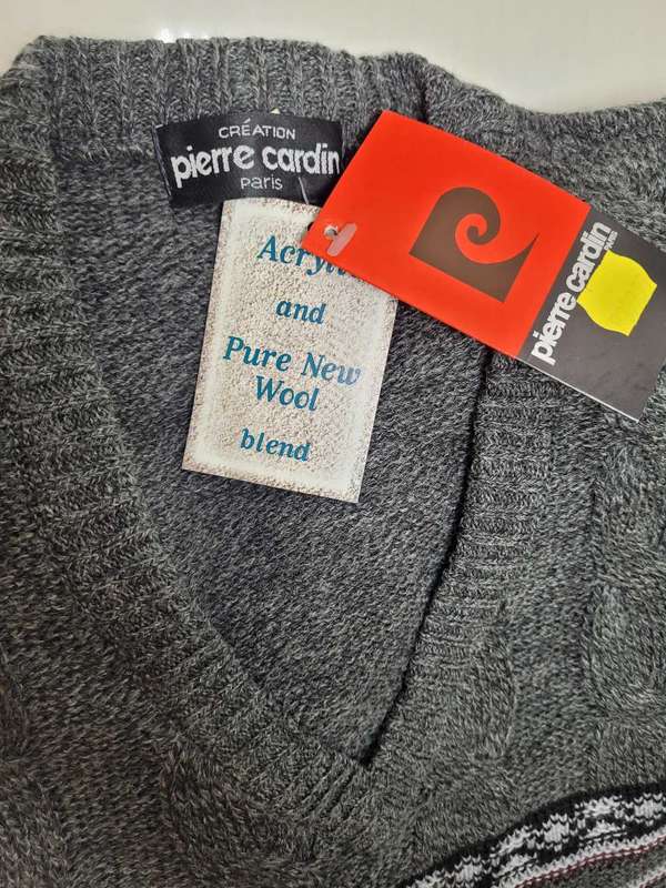 ORIGINAL PIERRE CARDIN Long-Sleeved Knitted V-Neck Sweater (M)