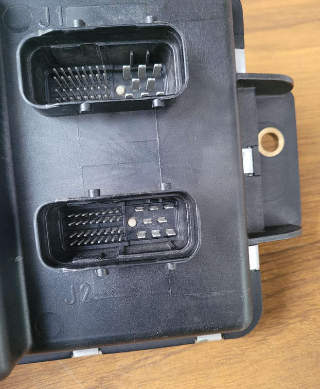 UNUSED...IVECO Multiplex  Front Frame ECU BODY COMPUTER BOX Part: 4122 1002  (Bid Per Piece)