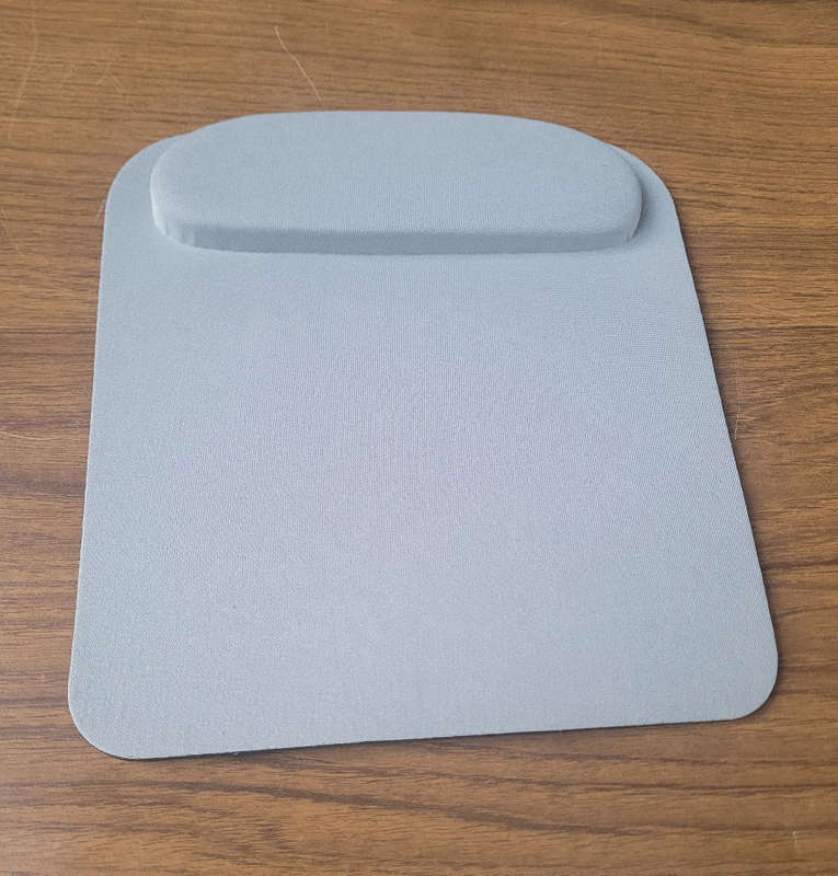 Ergonomic Mouse Pad With Wrist Support (Does Not Include Mouse). Bid Per Piece