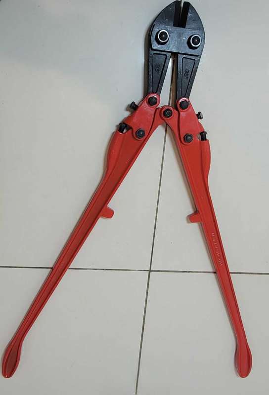 UNUSED...36" VERY LARGE Forged Steel Bolt Cutter.    LAST ONE.....