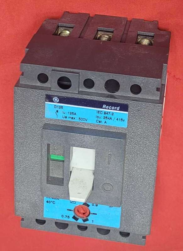 D125 Général Electric 415V AC Breaker