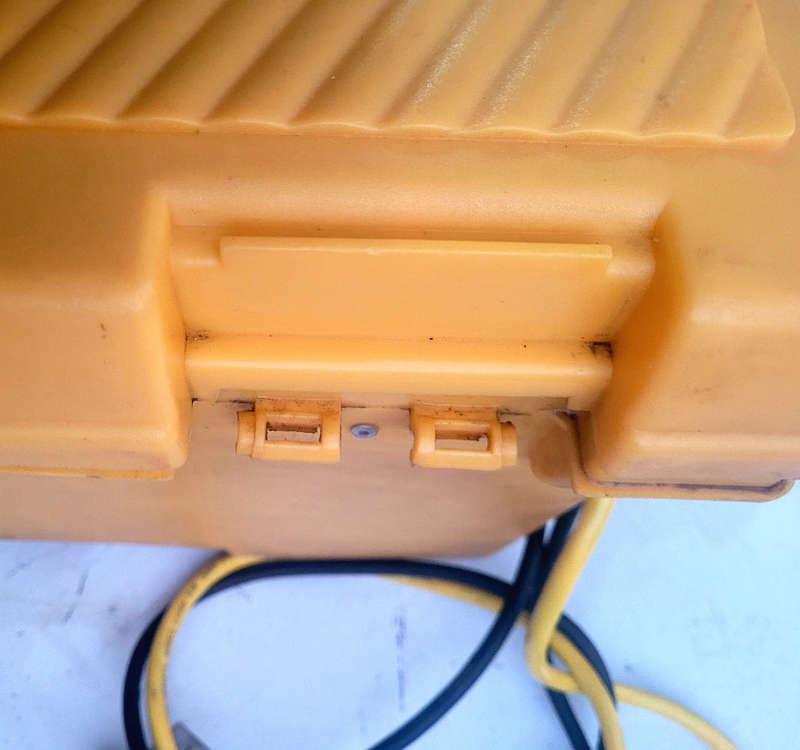 RUBBERMAID Micro-Flush Refrigerant Recovery Unit (Model: WC-5). No Hinges