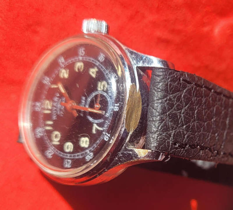 ROTARY AVENGER-17 Jewels Hand-Wound Anti-Magnetic Swiss Gents Watch. WORKING... See Description