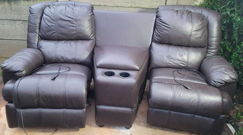 COLLECTION ONLY...100% 4-Piece GENUINE LEATHER Lazy Boy Recliners