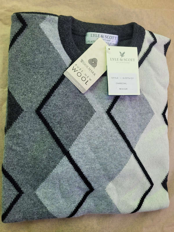 Imported...LYLE & SCOTT (M) Pure New Wool Men`s Classic Round Neck Jersey