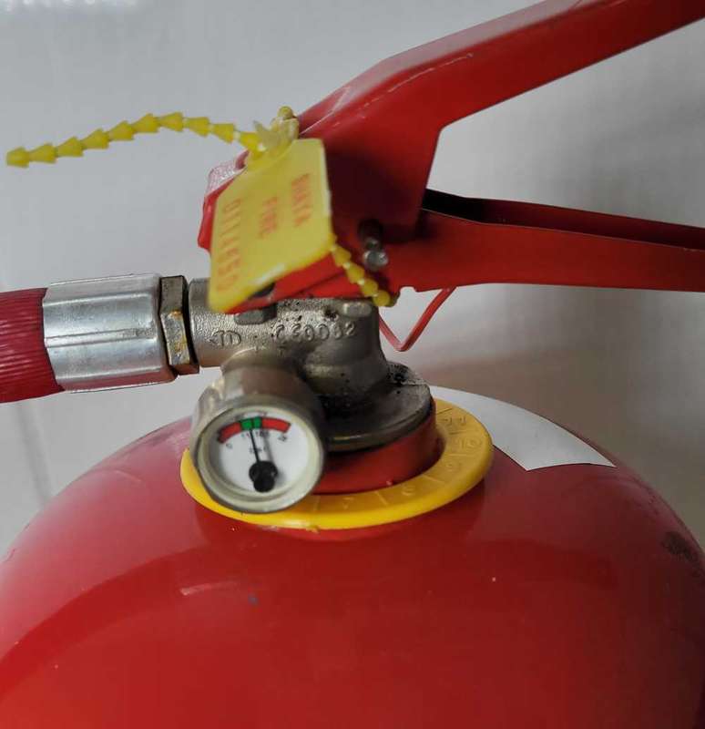 4.5 Kg FULL Fire Extinguisher. (Next Recharge Date: 2/16).  Bid Per Piece