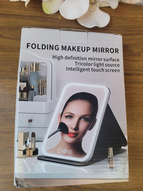 TOUCH SCREEN LED Tri-Colour Folding RECHARCHABLE Make-Up Mirror (C-Type Port)