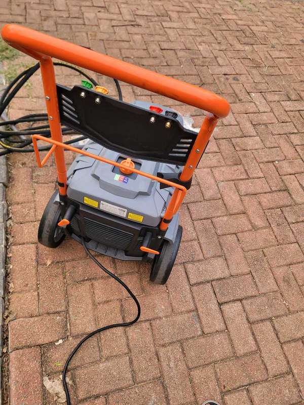 ADENDORFF High Pressure Washer. (HCLEAN003) Hardly-used Former Display Unit. 2024 Model