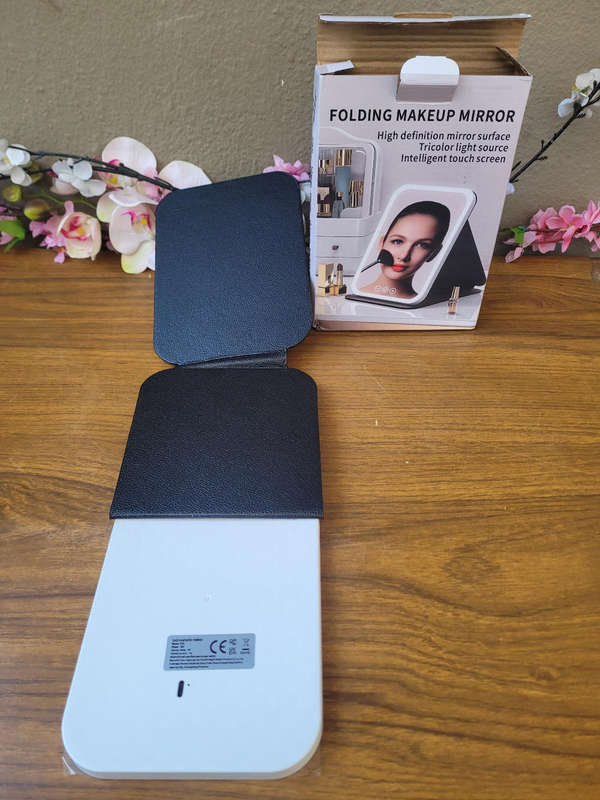 TOUCH SCREEN LED Tri-Colour Folding RECHARCHABLE Make-Up Mirror (C-Type Port)