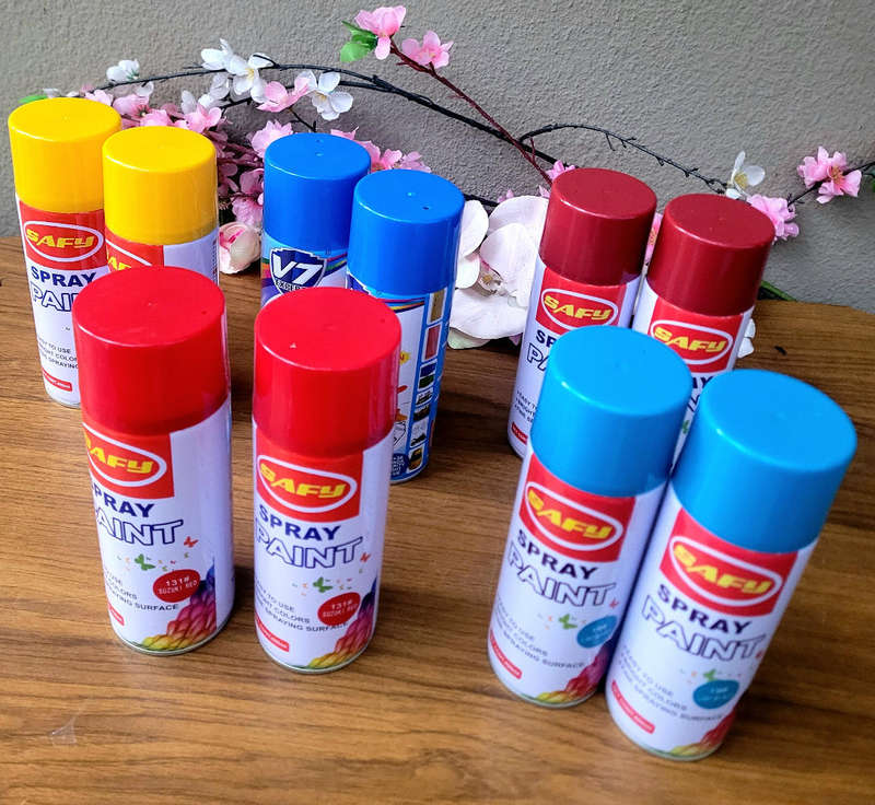 400g Multi-Coloured Spray Paint Lot - Expiry: 2025 / 2026 / 2028 - Bid per Lot of 10x Cans