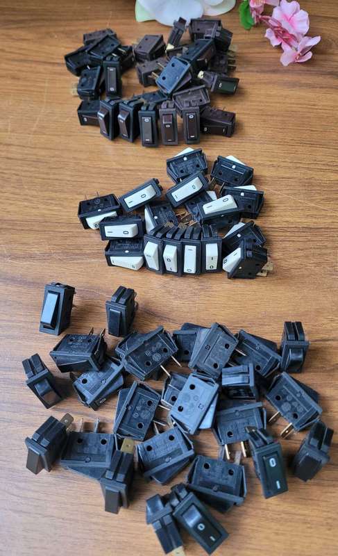 UNUSED...10A, 250V Rocker Switches T125.  Bid Per Piece - To Take 10x OR More
