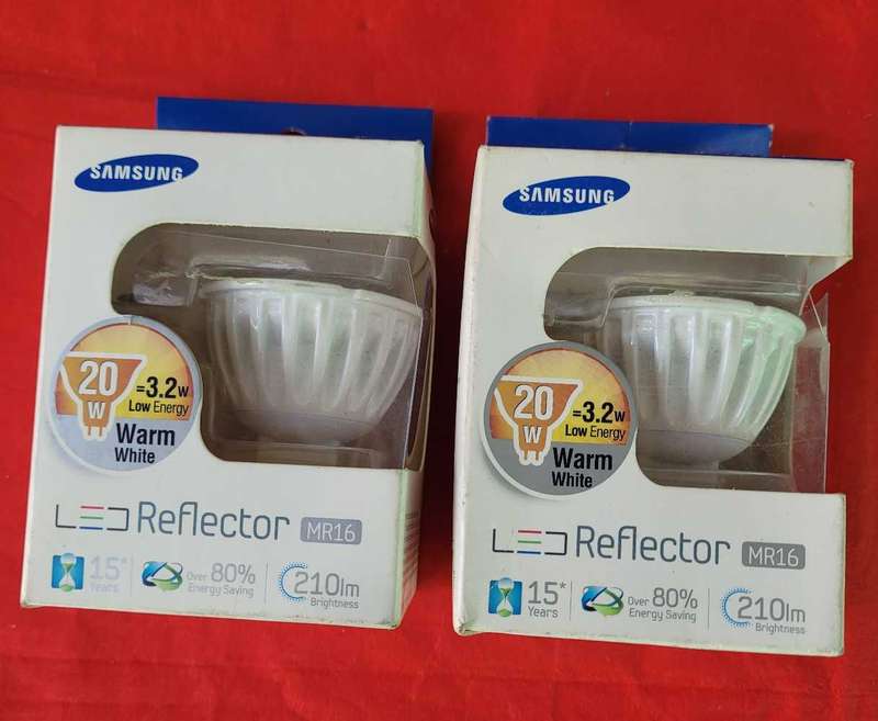 UNUSED Samsung Quality Warm White Downlights.  (Bid Per Piece)