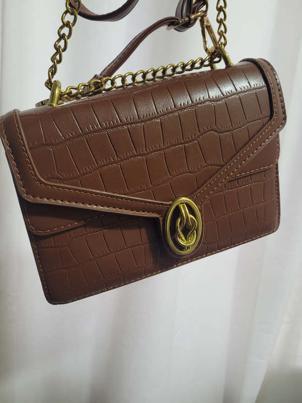 Clean-Used Ladies Retro Buckle Cross-Shoulder Bag
