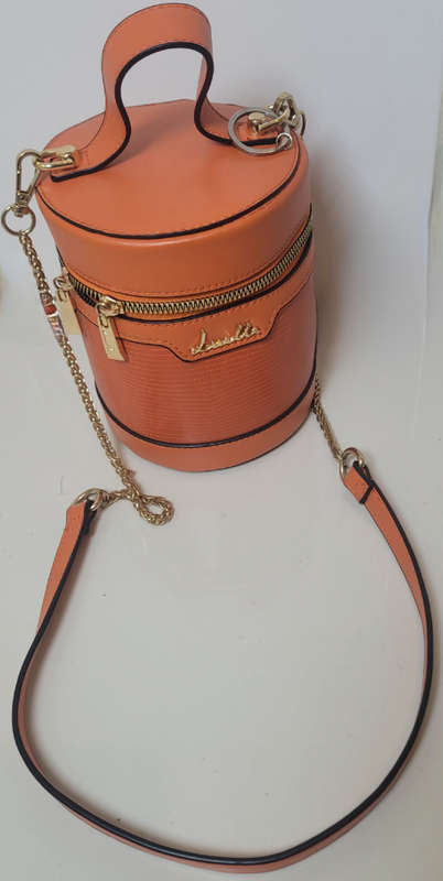 Clean-Used Ladies Cross-Shoulder Bag