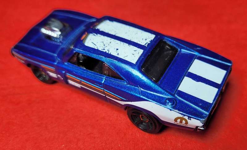 1:64 MATTEL 1970 HOT WHEELS, Die Cast DODGE CHARGER (T9712)
