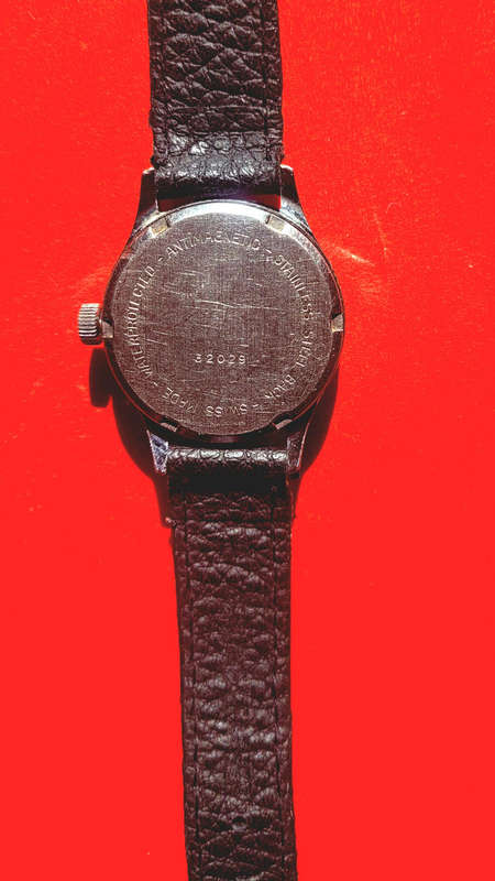 ROTARY AVENGER-17 Jewels Hand-Wound Anti-Magnetic Swiss Gents Watch. WORKING... See Description
