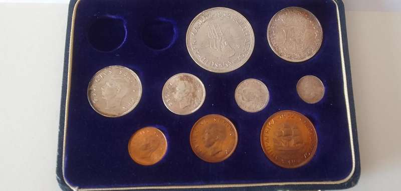 1952 UNION OF SA PROOF SET  IN  BLUE SA MINT BOX - beautiful set