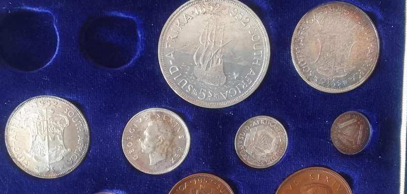 1952 UNION OF SA PROOF SET  IN  BLUE SA MINT BOX - beautiful set
