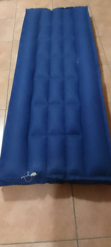 Blow up (inflatable)  mattresses (airbeds)- 3 available - bid per bed
