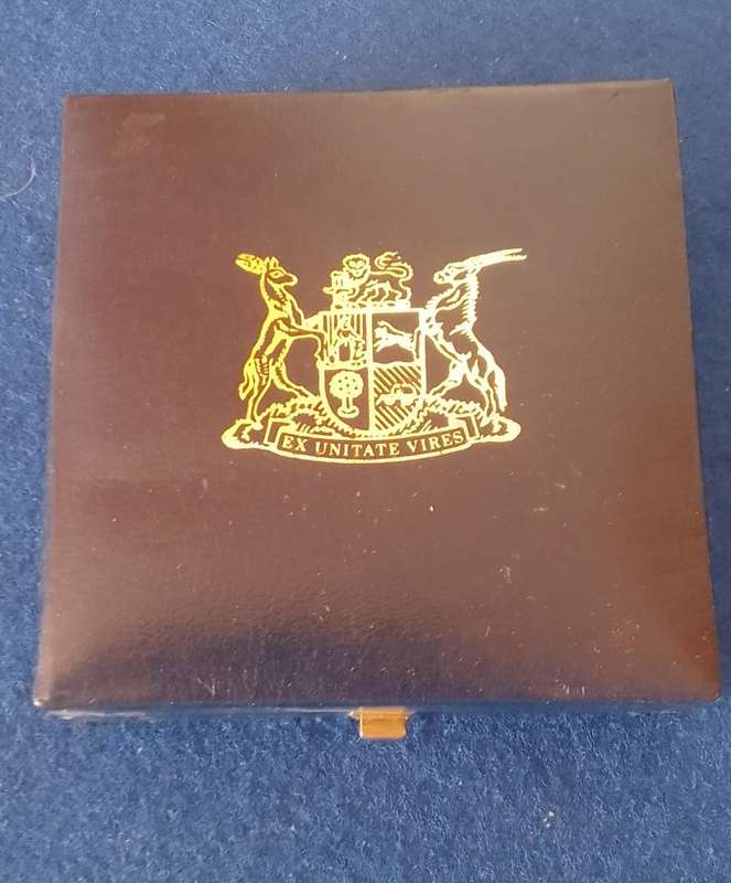 LOW START! SILVER SALE- 1992 SILVER PROTEA COINAGE R1 PROOF COIN IN SA MINT BOX