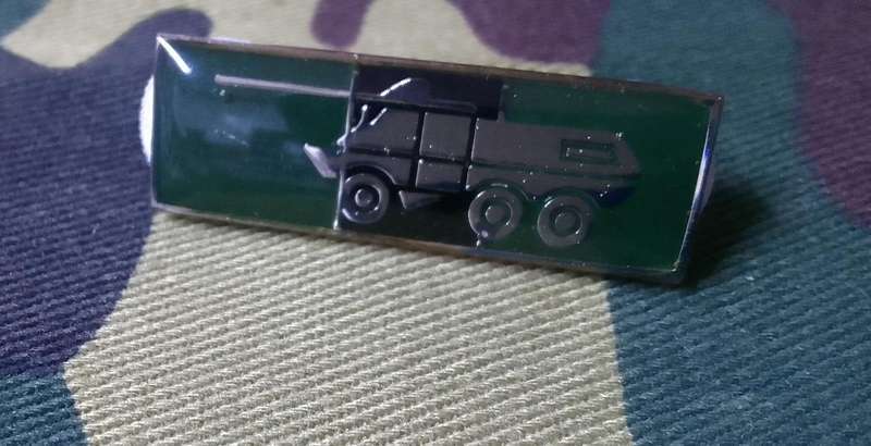 SADF/SA ARMY  MECHANISED INFANTRY BERET BAR  2nd type  --- with pins