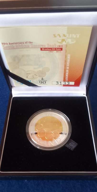 2011 BI-METAL R5 CROWN PROOF COIN WITH CERTIFICATE NO. 3133 IN SA MINT BOX