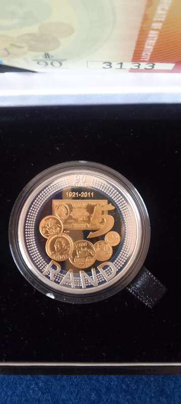 2011 BI-METAL R5 CROWN PROOF COIN WITH CERTIFICATE NO. 3133 IN SA MINT BOX