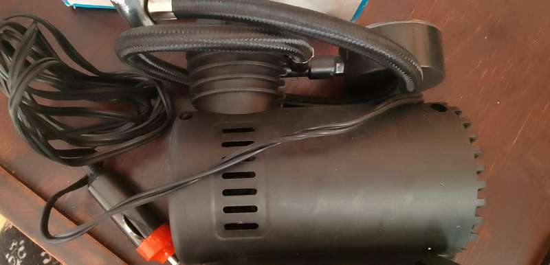 Small air compressor - ideal for small emergencies