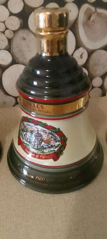 Bell's Old Whisky Vintage ceramic Decanters  - 4 Decanters: Years: 1989/ 1990 / 1996/ 1998  take all
