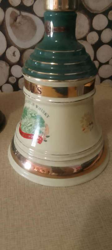 Bell's Old Whisky Vintage ceramic Decanters  - 4 Decanters: Years: 1989/ 1990 / 1996/ 1998  take all