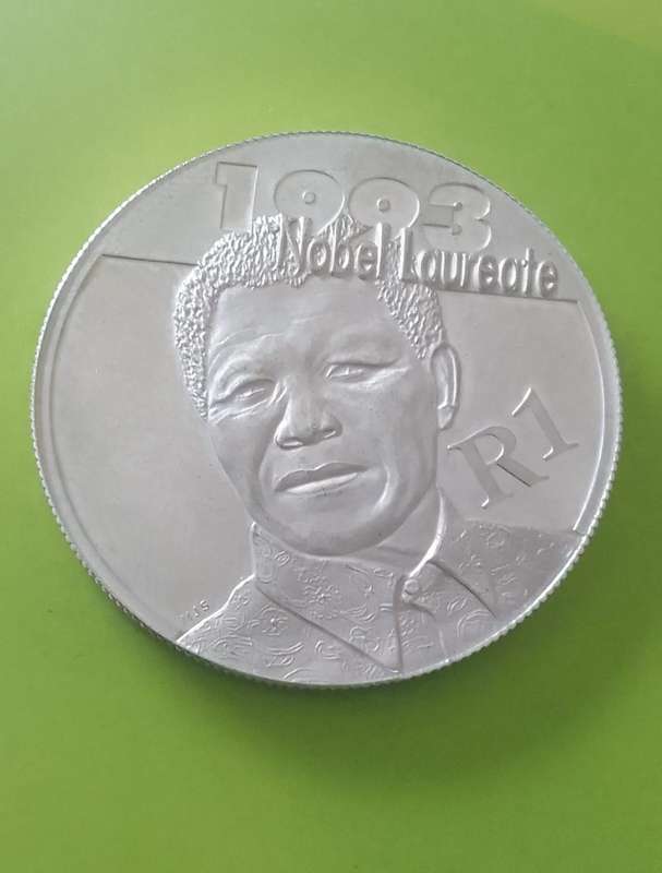 2007 SILVER 1 OZ MANDELA NOBEL PRIZE R1 COIN - NEW YEAR SPECIAL - SNAP IT UP! LOW START