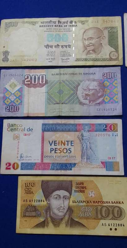 Banknotes from the World - 8 notes - your bid takes all