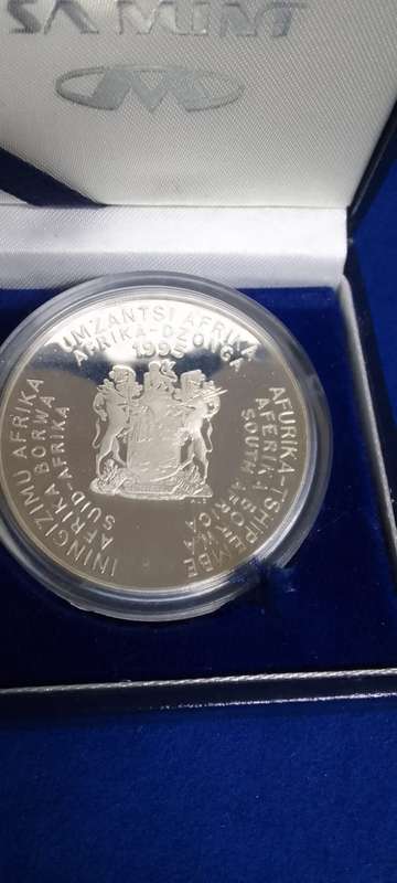 SILVER SALE! LOW START!  1995 SILVER R2 CROWN UNITED NATIONS PROOF COIN IN SA MINT BOX
