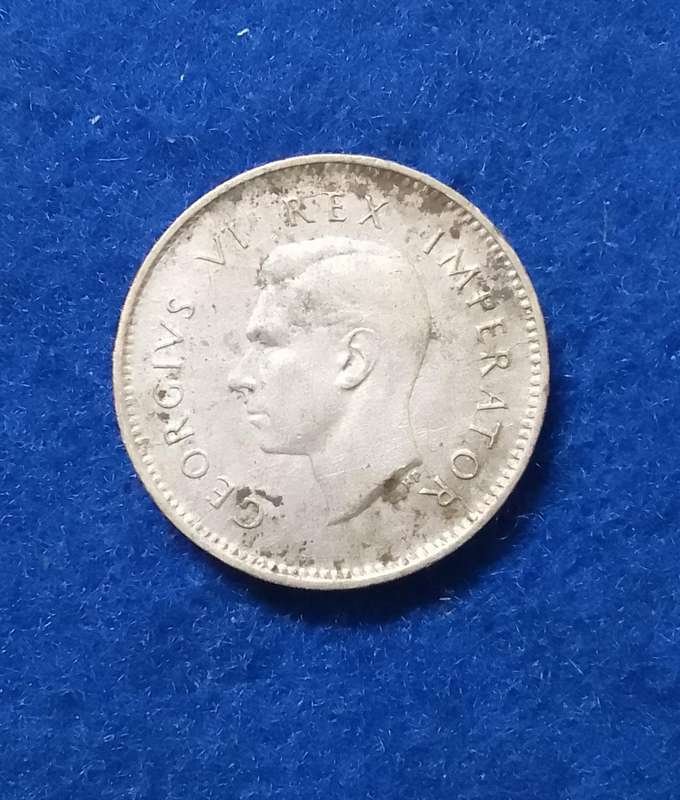 1945 South Africa Three Pence (3D) silver coin - circulated