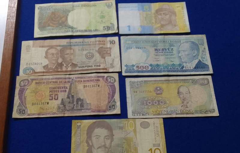 Bank of the world- 7 - notes