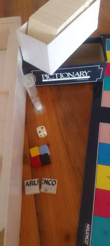 Pictionary Afrikaans Board Game - start from R100 bid