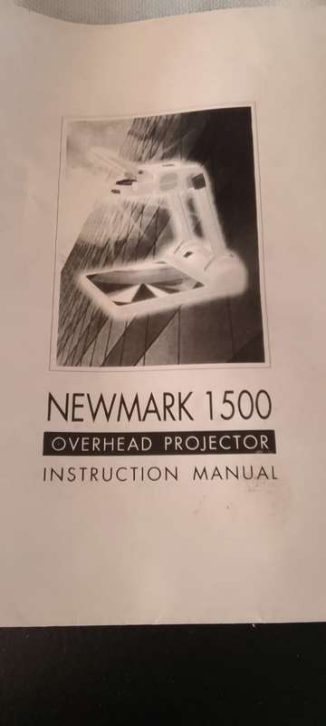 OVERHEAD PROJECTOR  IN ORIGINAL  CASE -- COLLECTORS ITEM - GOOD WORKING CONDITION -