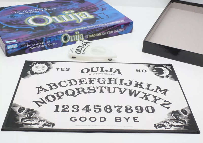 Original Ouija Board  / Spirit board - glow in the dark!