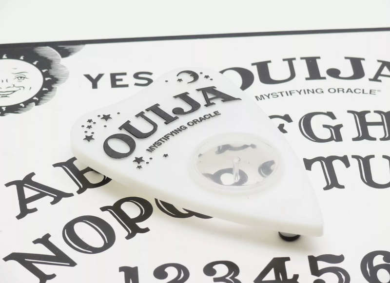 Original Ouija Board  / Spirit board - glow in the dark!