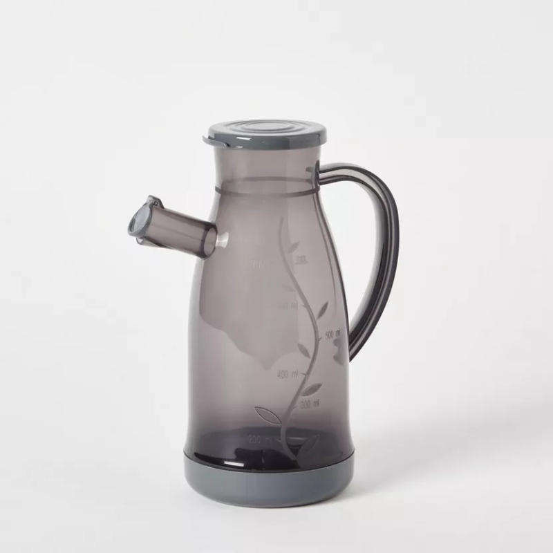 700ml Minimalistic Style Plastic Oil Bottle