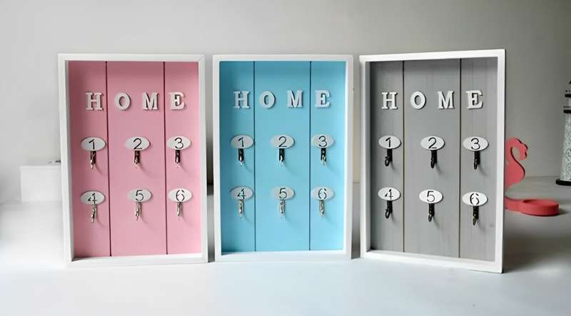 Wall Mounted Key Holder Wooden Key Hanger with 6 Hook (Colour supplied at Random)