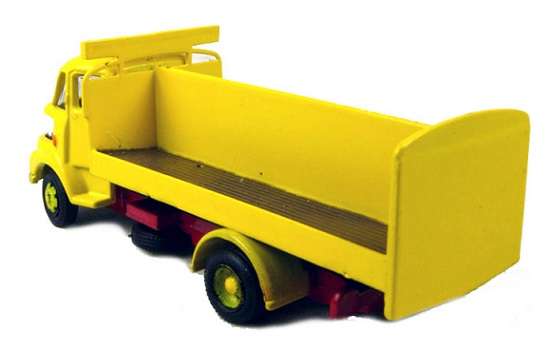 Base Toys Diecast Model TL-01 Leyland FG Drinks Truck 1/76 OO railway scale