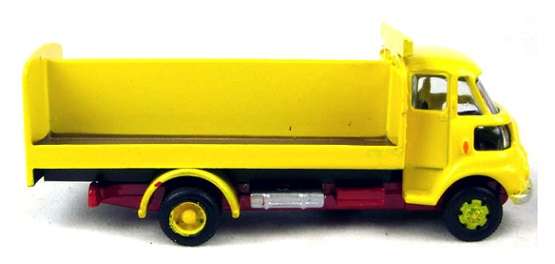 Base Toys Diecast Model TL-01 Leyland FG Drinks Truck 1/76 OO railway scale