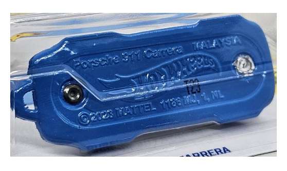 Hot Wheels 2024 134/250 Porsche 911 Carrera Keyring Keychain Experimotors