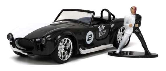 JADA Diecast Model Car 33091 Hollywood Shelby Cobra 427 SC 1965 + Two Face Figurine DC 1/32 scale
