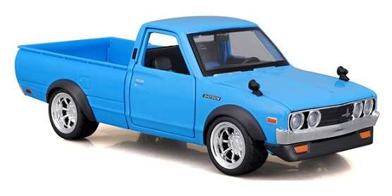 Maisto 32528 Design Series Tokyo Datsun 620 Pickup 1973 1/24 scale
