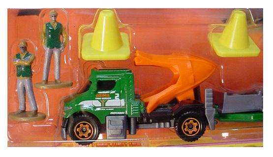 Matchbox Hitch & Haul Set MBX Tree Service Tree Lugger + Flatbed trailer + tree accesories