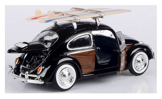 Motormax Motor Max 79591 VW Volkswagen Beetle 1300 1966 + Surfboards 1/24 scale