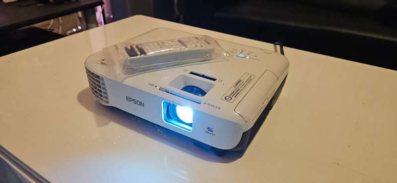 Epson EB-S400